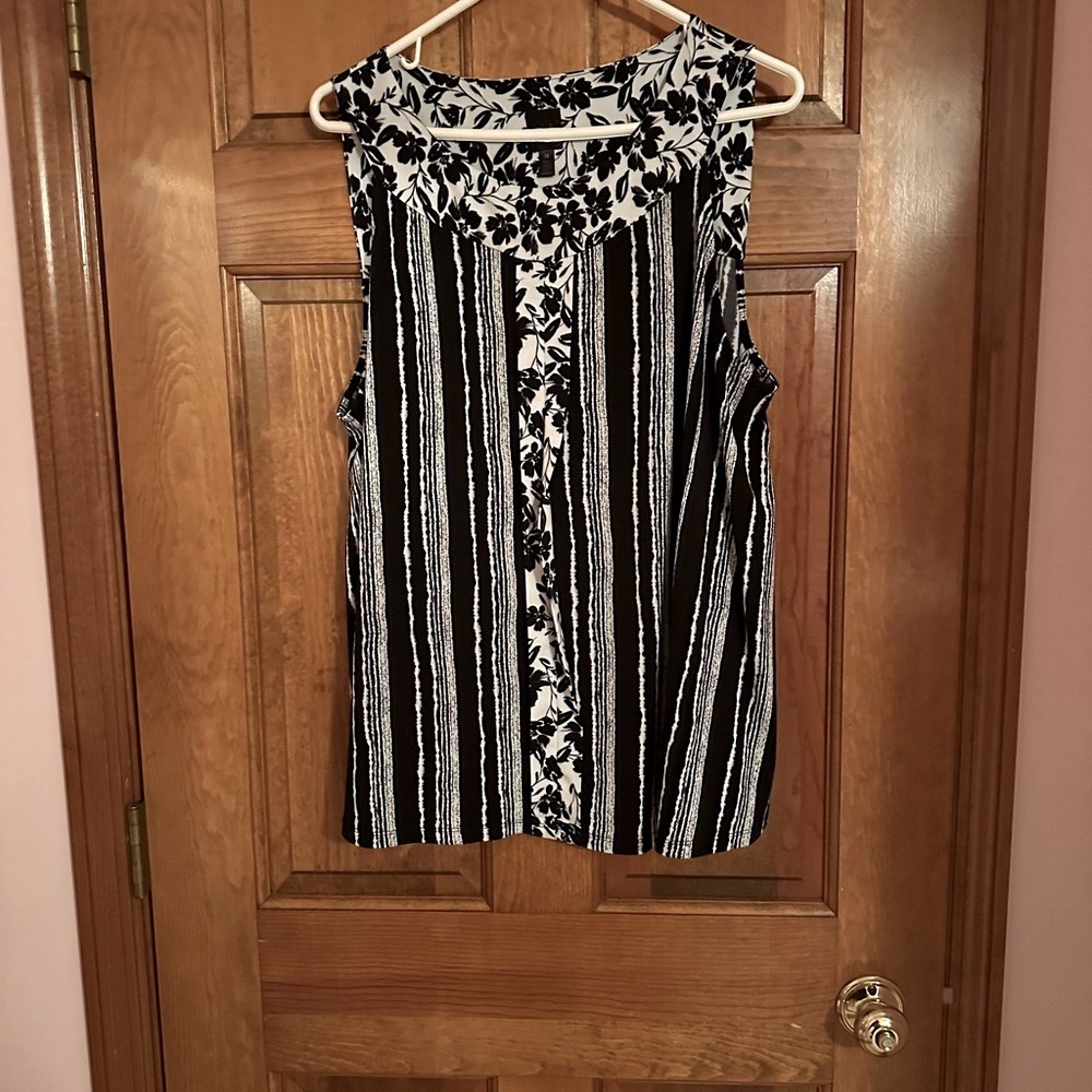 Rafaella Black and White Floral Striped Blouse